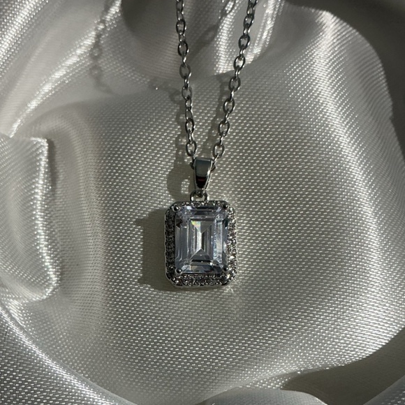 Gorgeous Radiant Cut CZ Diamond solitaire pendant necklace - Picture 7 of 16